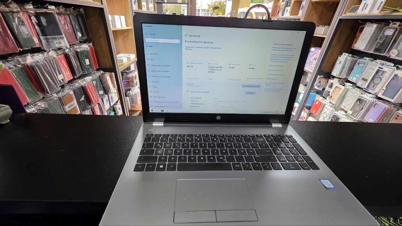 HP Notebook i5 8/256GB