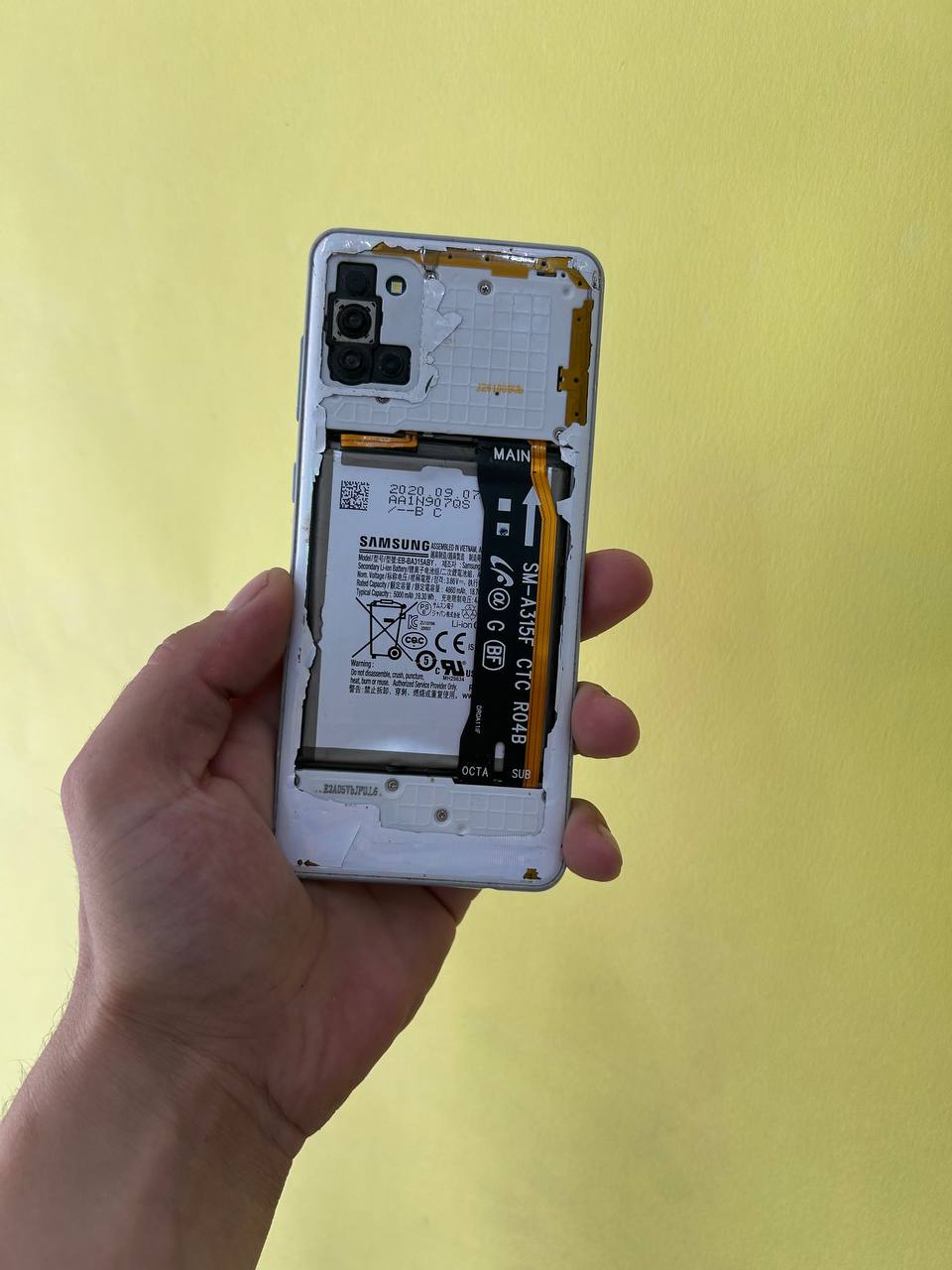 Samsung A31 (Разбит экран, нет крышки)